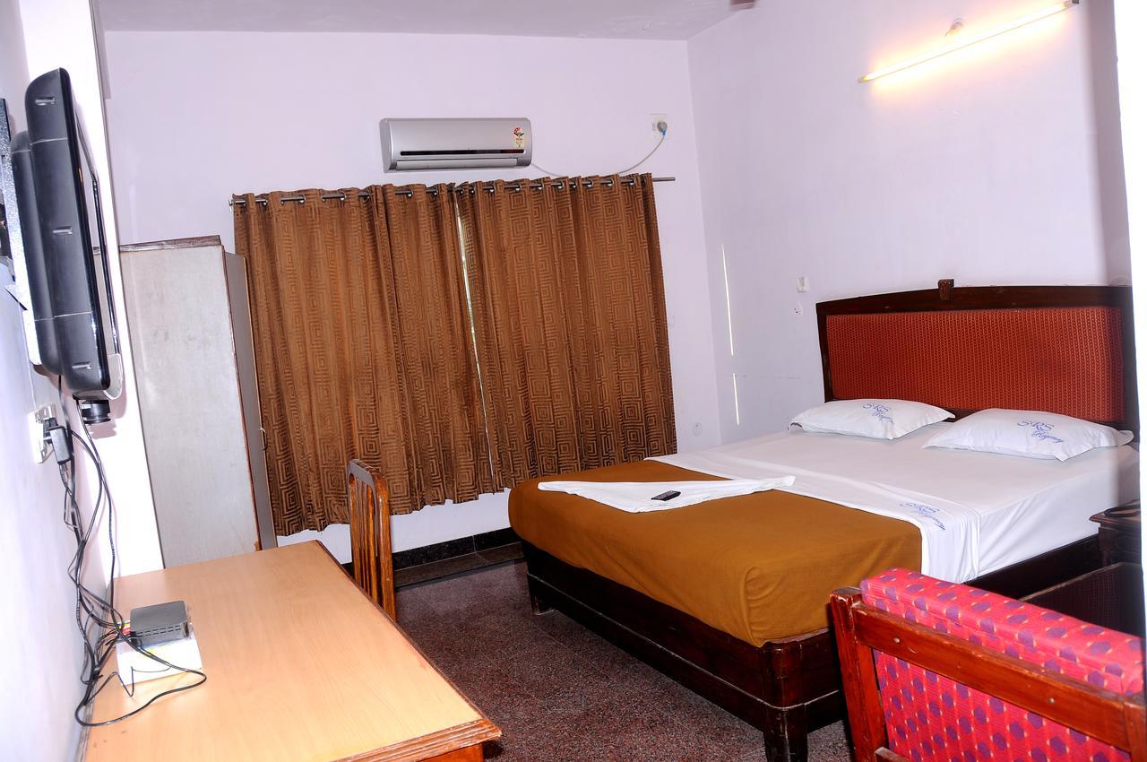 Srs Regency Hotel 아난타푸르 외부 사진